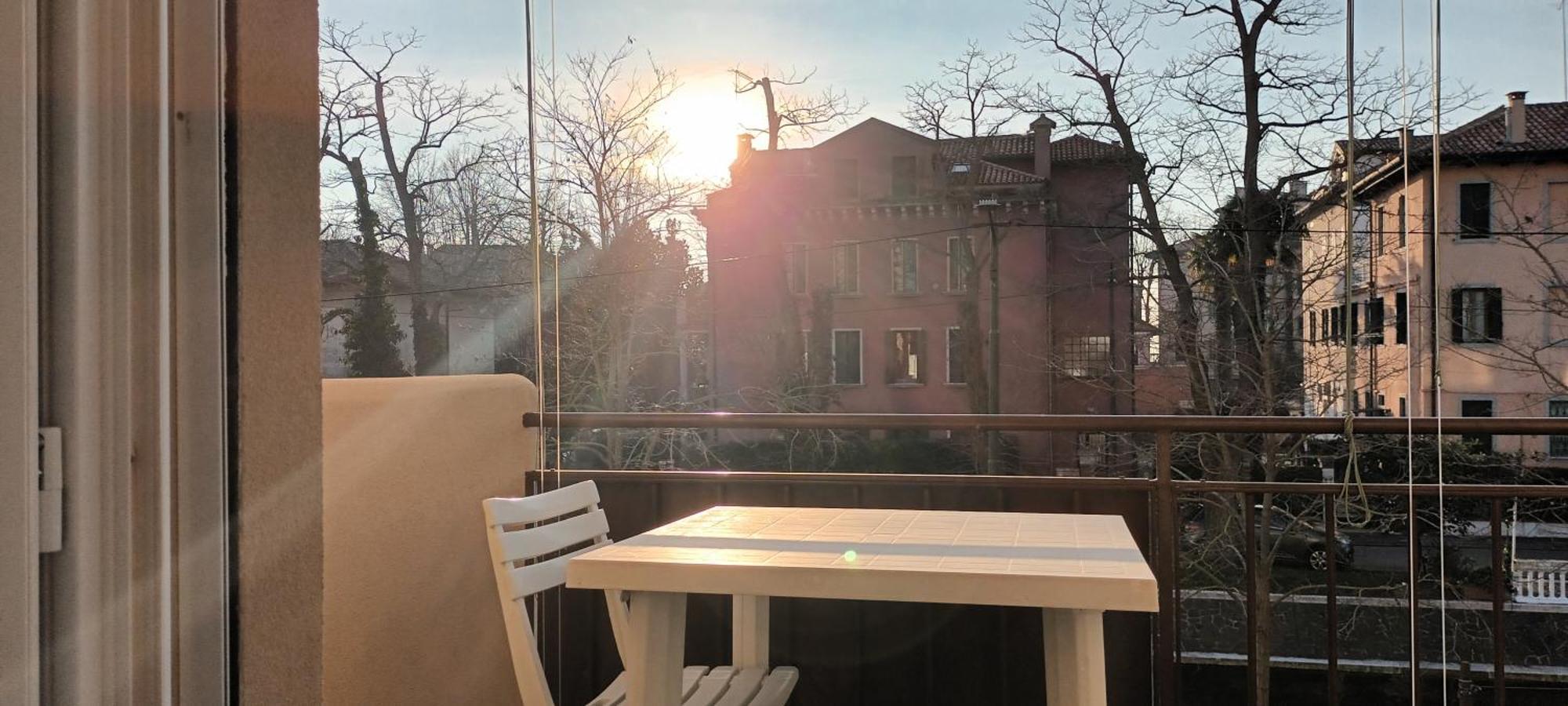Eva 's Flat With Large Sunny Balcony And Lagoon View Apartment