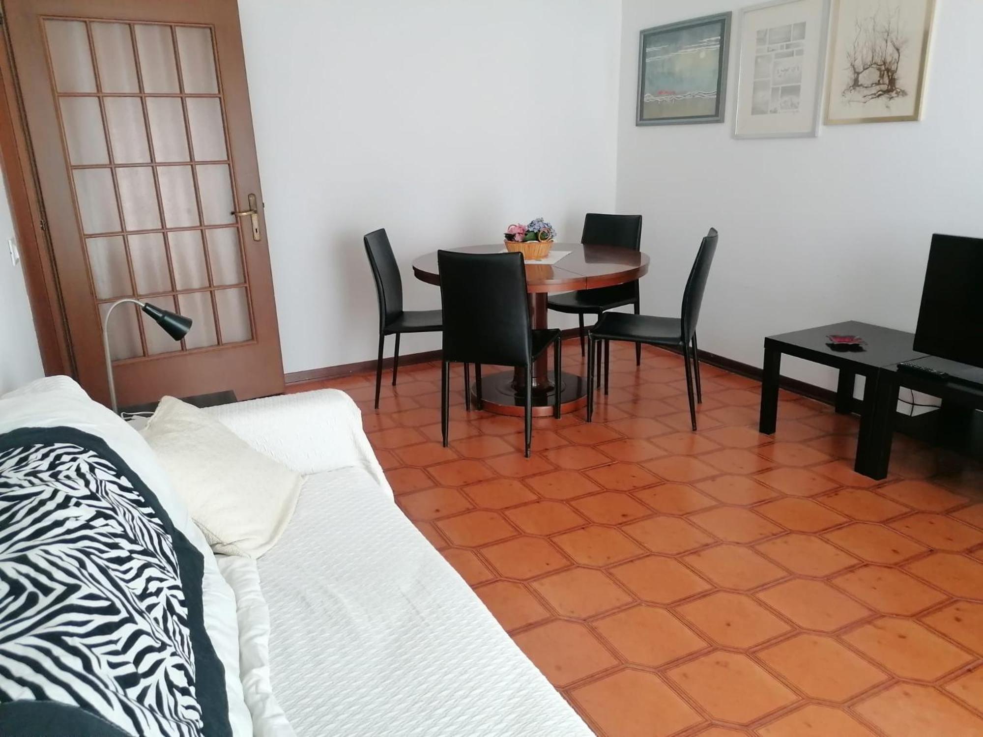 Eva 's Flat With Large Sunny Balcony And Lagoon View *